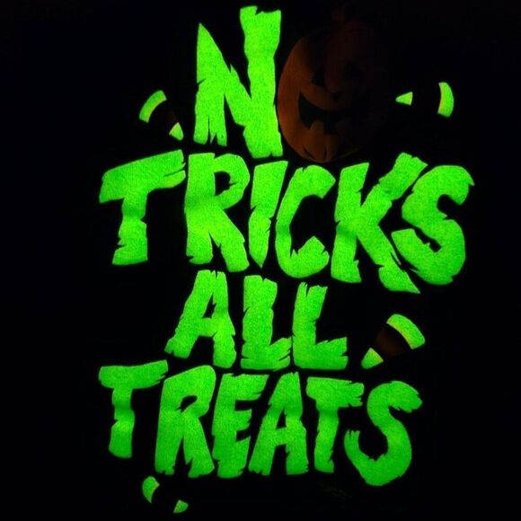Vintage Halloween T Shirt Mens Size Small Glow In The Dark No Tricks All Treats - Picture 4 of 8